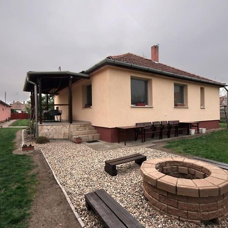 Bodza Apartman Дьюла Екстер'єр фото