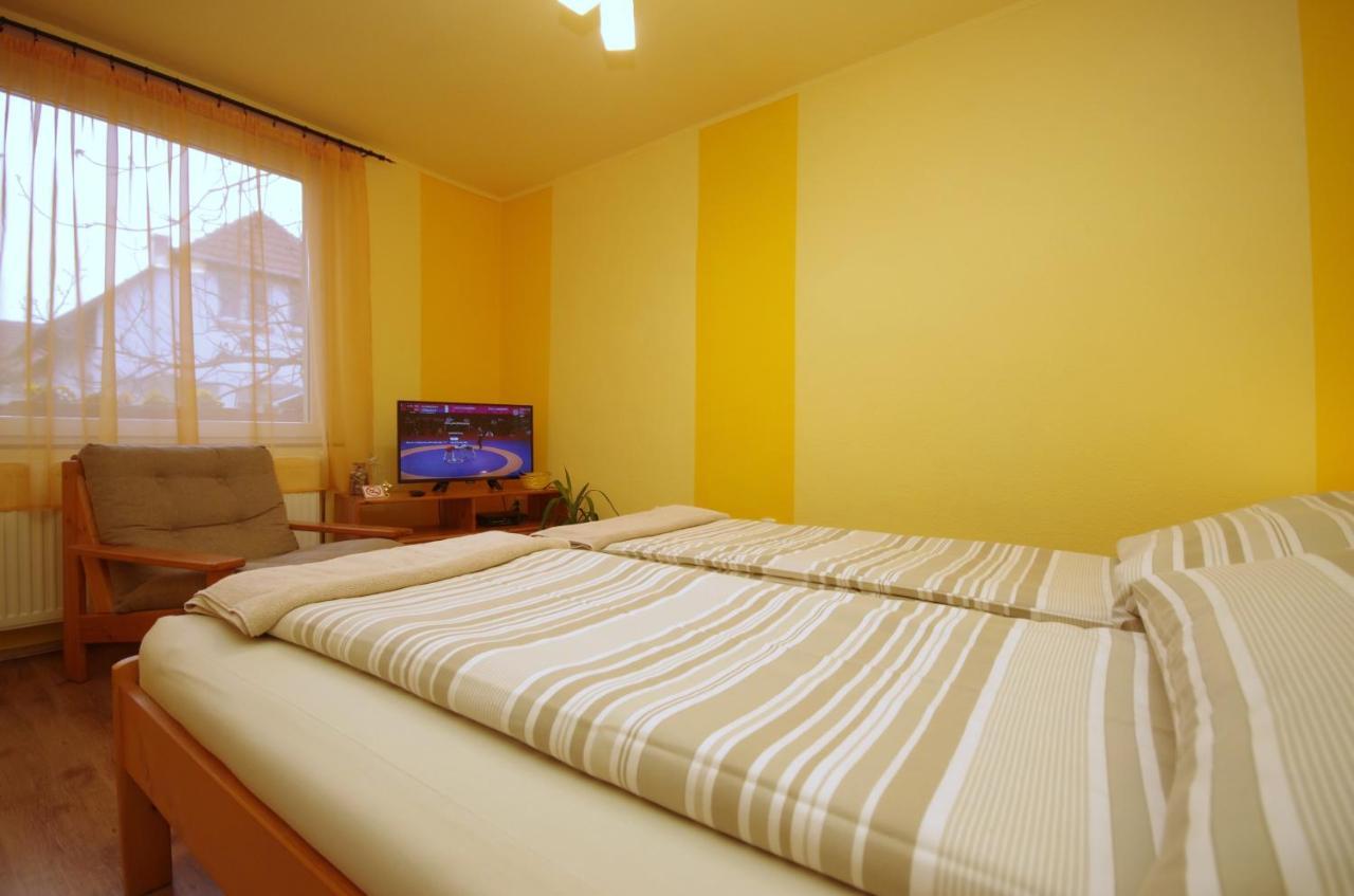 Bodza Apartman Дьюла Екстер'єр фото